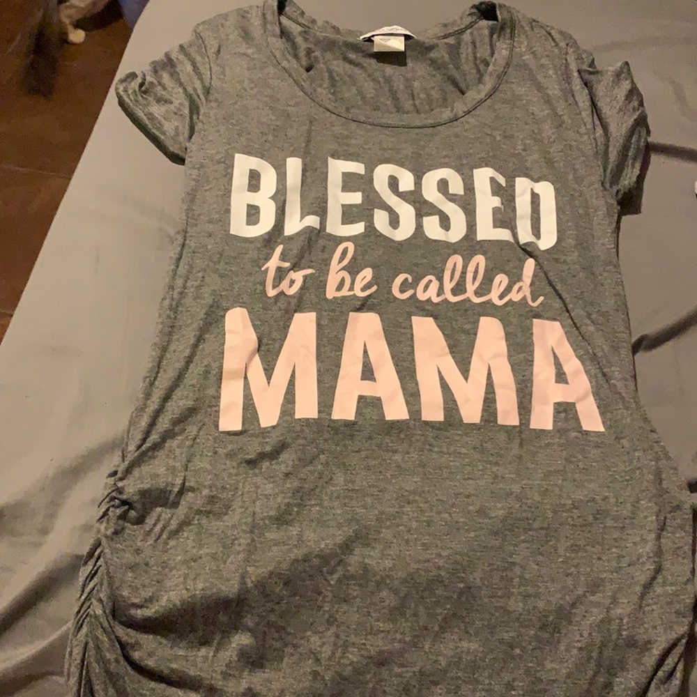 (SOLD) Blessed to be called mama maternity shirt🤰🏼